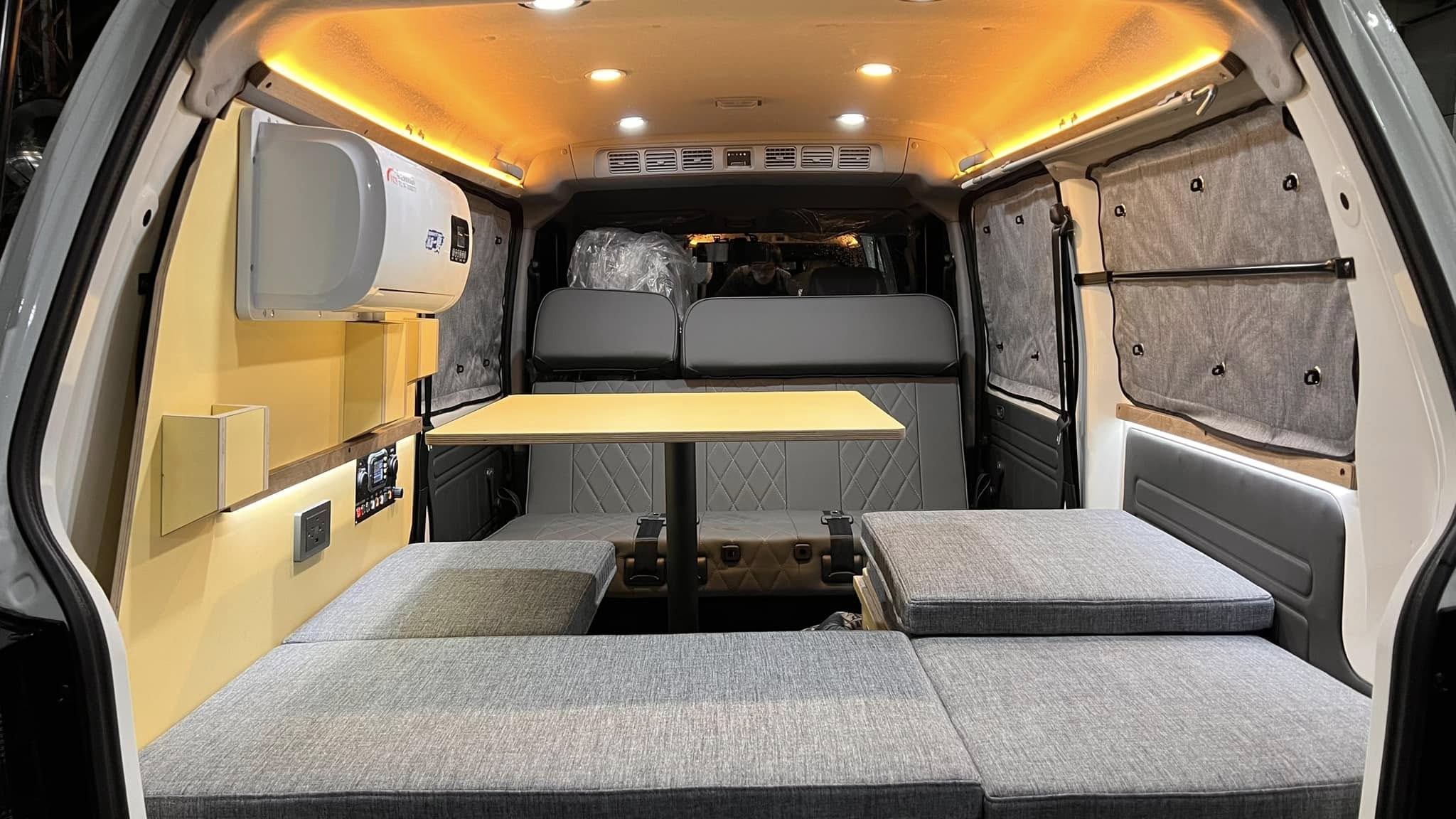 改裝實績 1 - 露營車內裝改裝